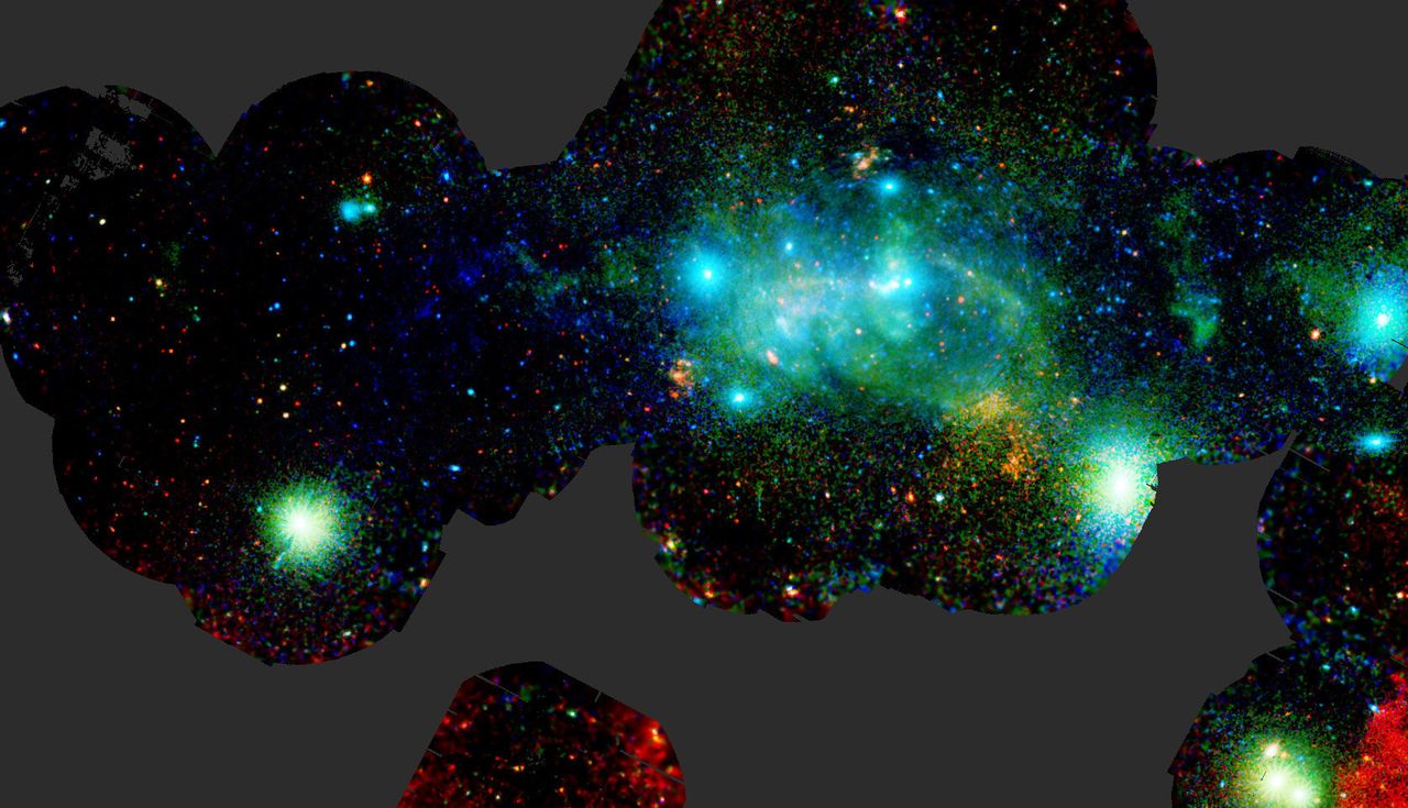<p><span style="color: #031e31; font-family: verdana, arial; font-size: 12px; background-color: #ffffff;">The central regions of our galaxy, the Milky Way, seen in x-rays by ESA’s XMM-Newton X-ray observatory.</span></p>