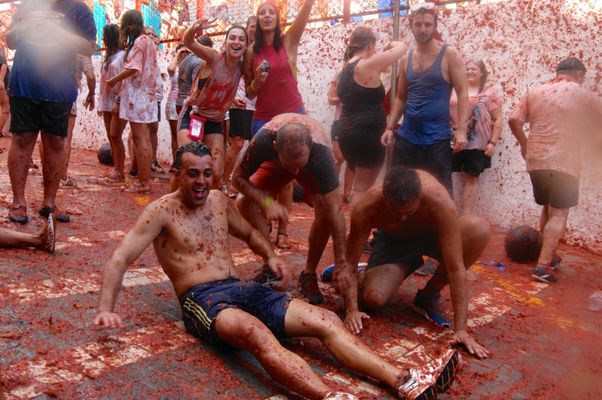 These Photos From Spain's La Tomatina Festival Are Super Saucy | HuffPost The WorldPost