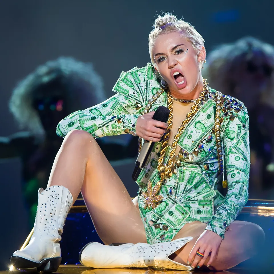 Host of the Night! 10 Outrageous Outfits that Miley Cyrus Wore at