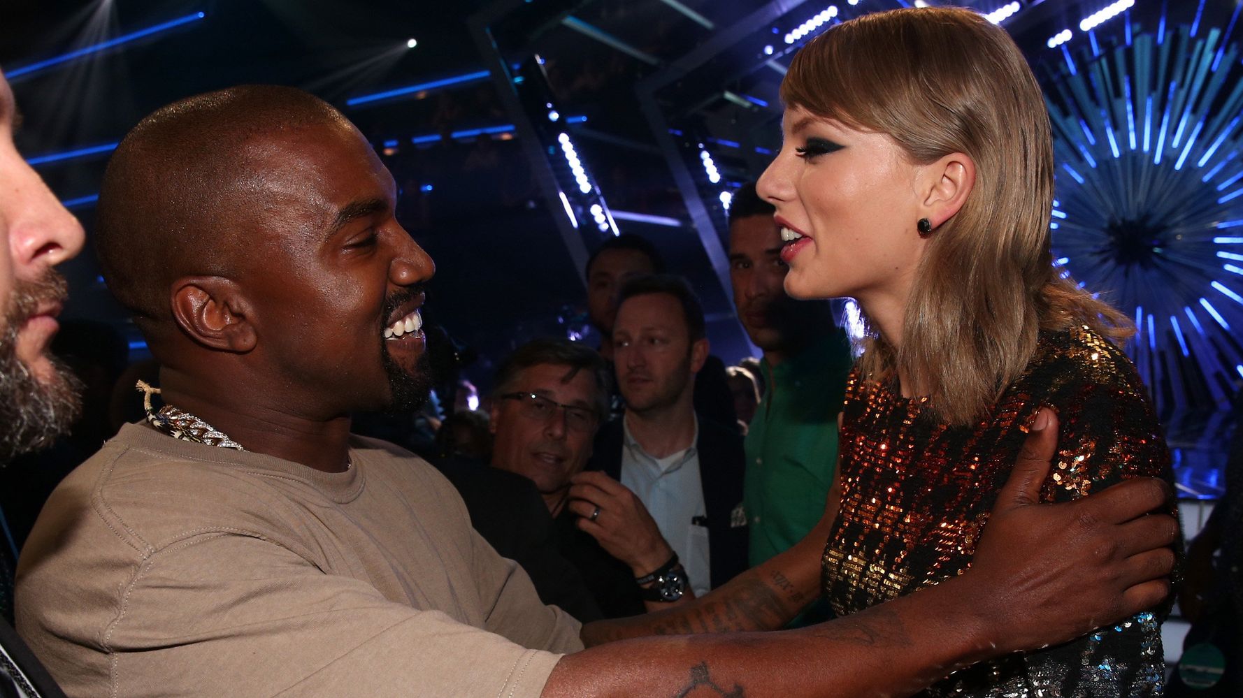 Kanye West Apologizes To Taylor Swift During Vmas Acceptance Speech Huffpost Entertainment