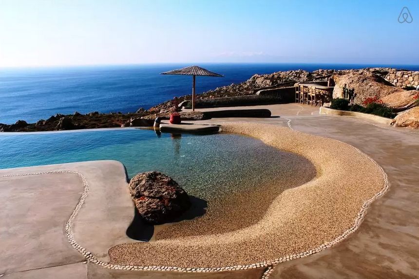 The 10 Best Airbnb Pools From Around The World | HuffPost Life