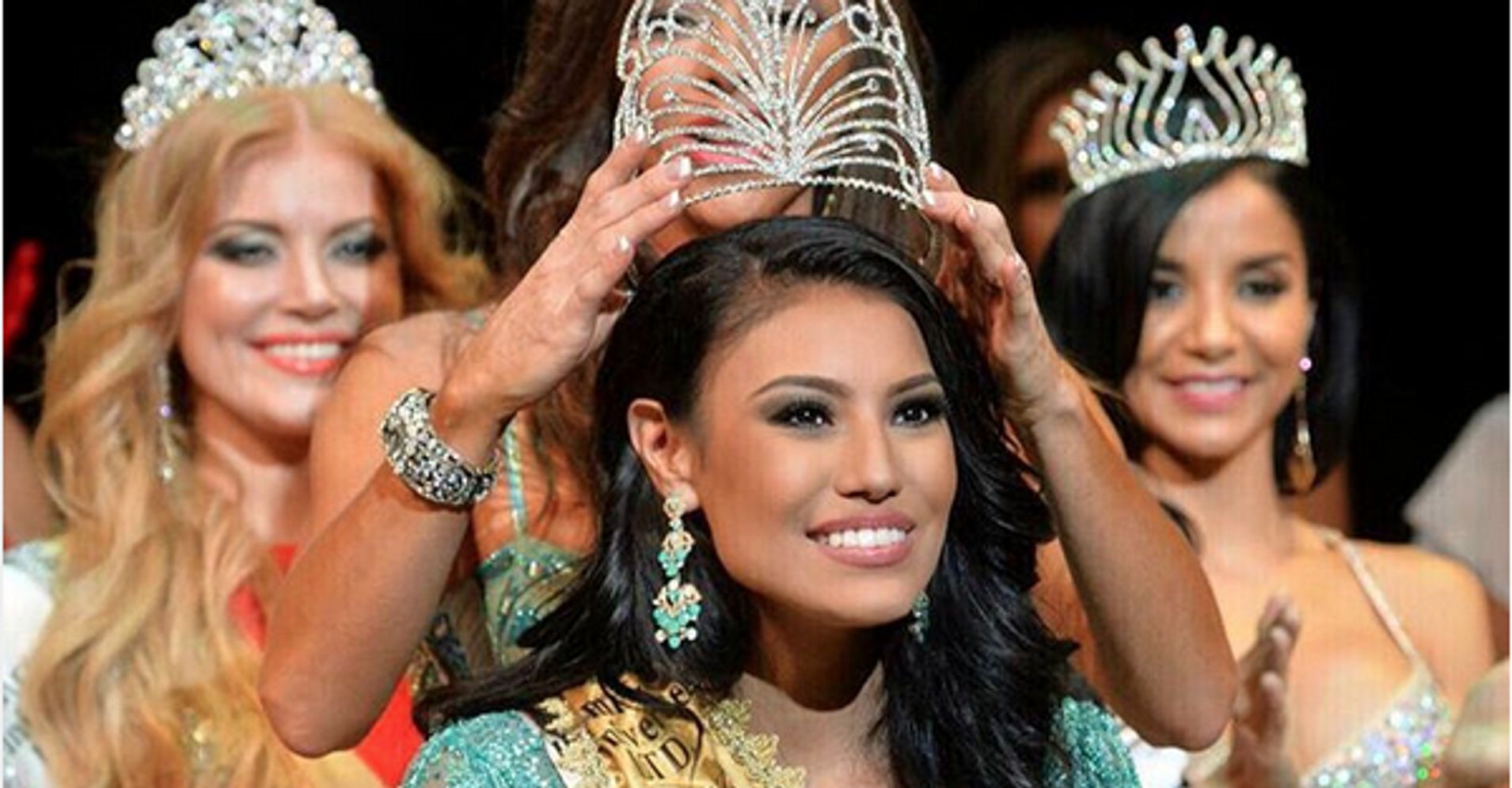 Ashley Callingbull Is The First Native Mrs Universe Huffpost 