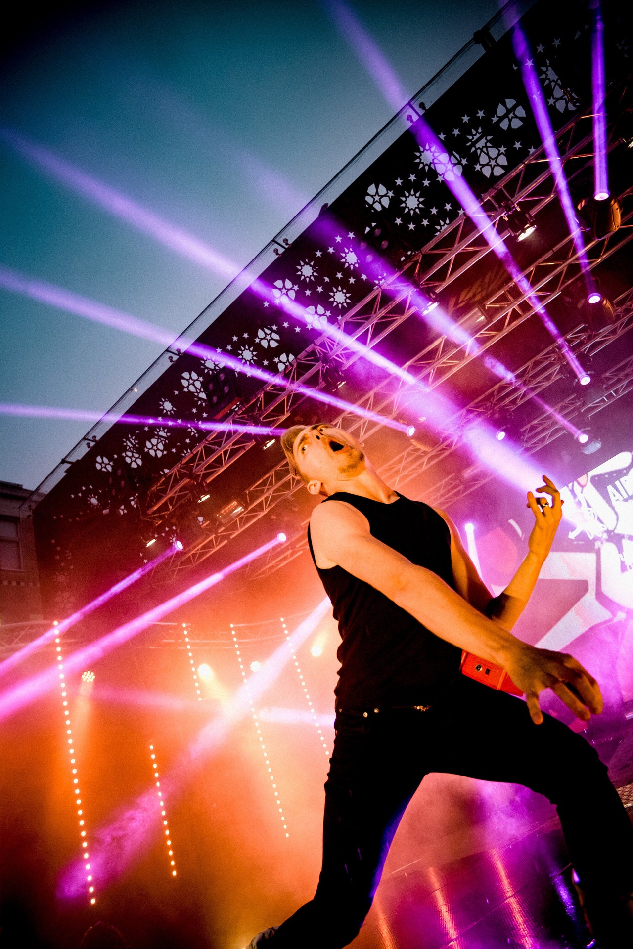 <p><span style="color: #000000; font-family: Verdana, Arial, Helvetica, sans-serif; font-size: 11px; background-color: #ffffff;">Eero "Oulu's Own Son" Ojala performs during the 2015 Air Guitar World Championships. </span></p>