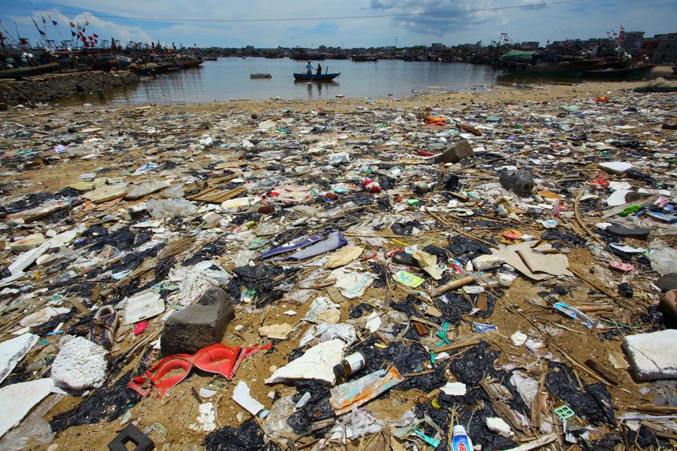 Heartbreaking Photographs Show How We're Ruining The Pacific Ocean ...