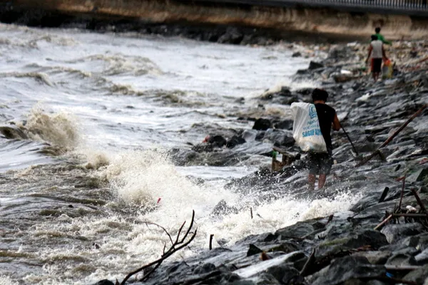 San Diego pink waves get dyed as scientists study water pollution