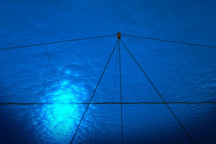 A "mooring point" shows how the array will connect to the Pacific's seabed.