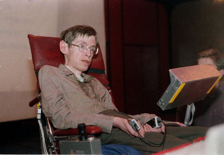 Stephen Hawking in Chicago on Dec. 15, 1986. After Hawking lost his voice to pneumonia the prior year, computer scientist Walter Woltosz gave him a device that helped him vocalize words that he typed.