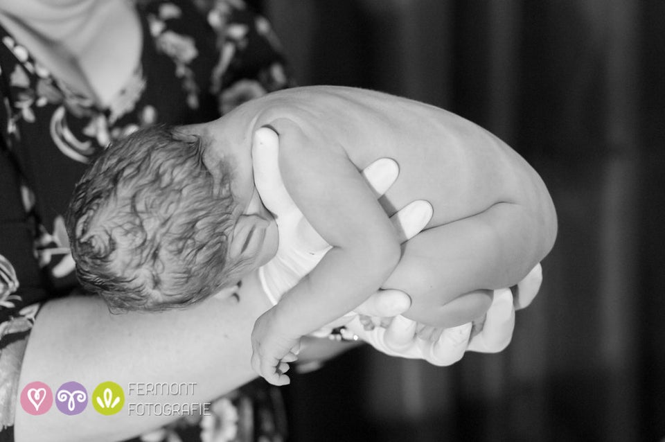 Dutch photographer Mary Fermont takes stunning photos moments after babies  are born