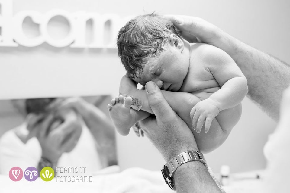 Dutch photographer Mary Fermont takes stunning photos moments after babies  are born