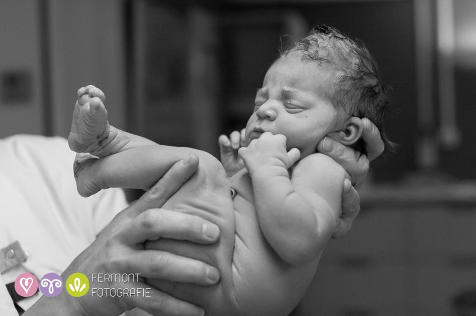 Dutch photographer Mary Fermont takes stunning photos moments after babies  are born