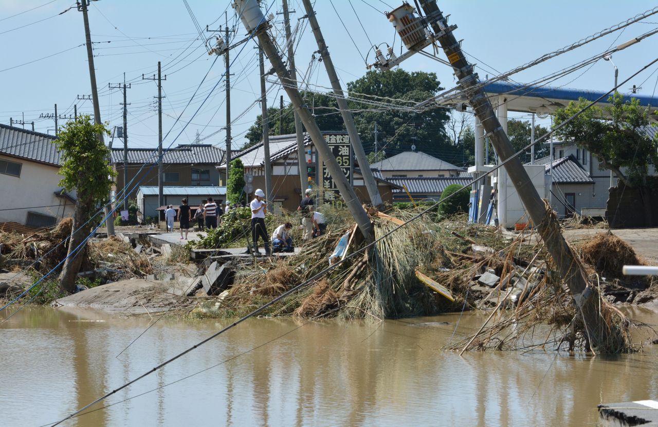 Dozens Missing After Heavy Rains Cause Severe Flooding In Japan Huffpost The Worldpost