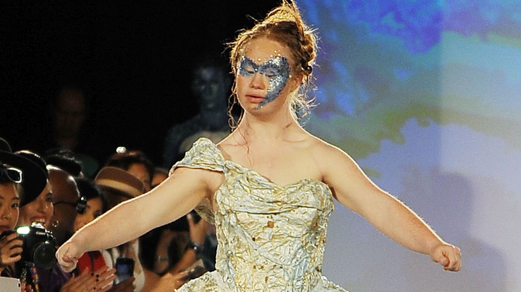 Madeline Stuart Model With Down Syndrome Walks In New York Fashion Week Huffpost Australia 