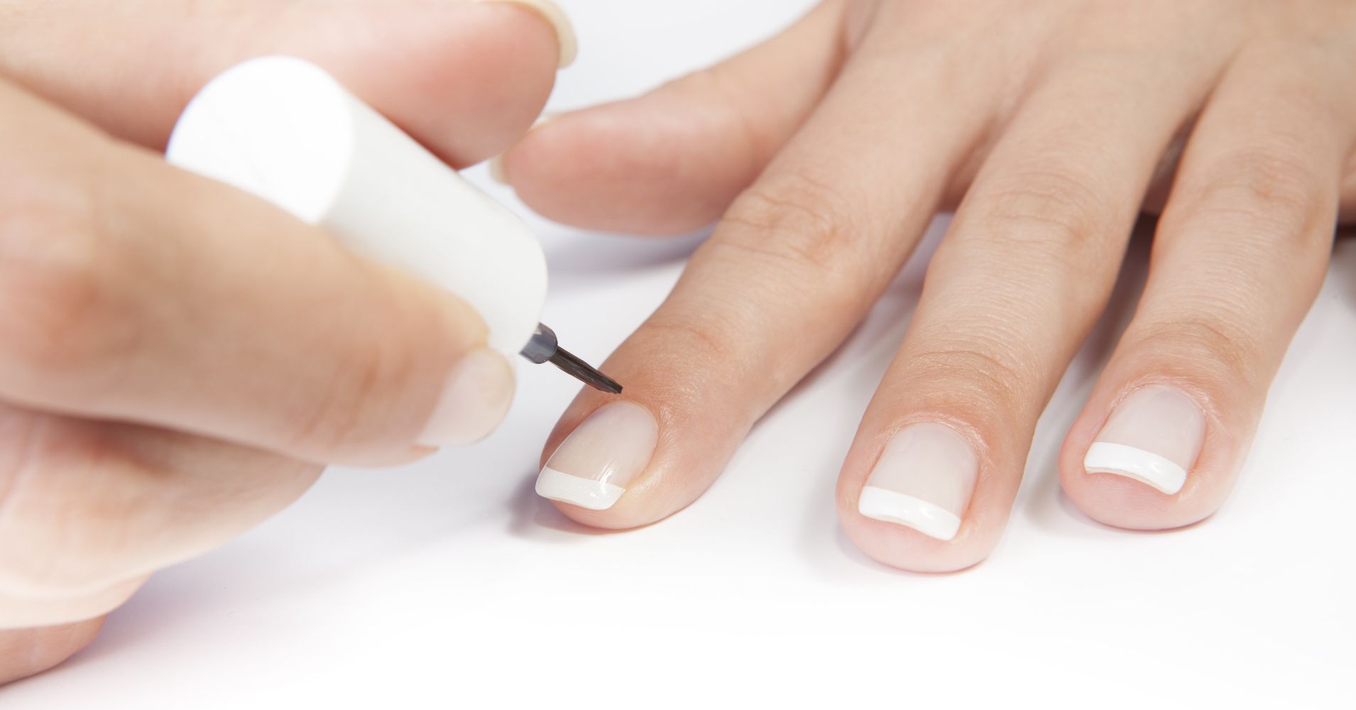 A Foolproof Way To Do Your Own French Manicure Huffpost Life