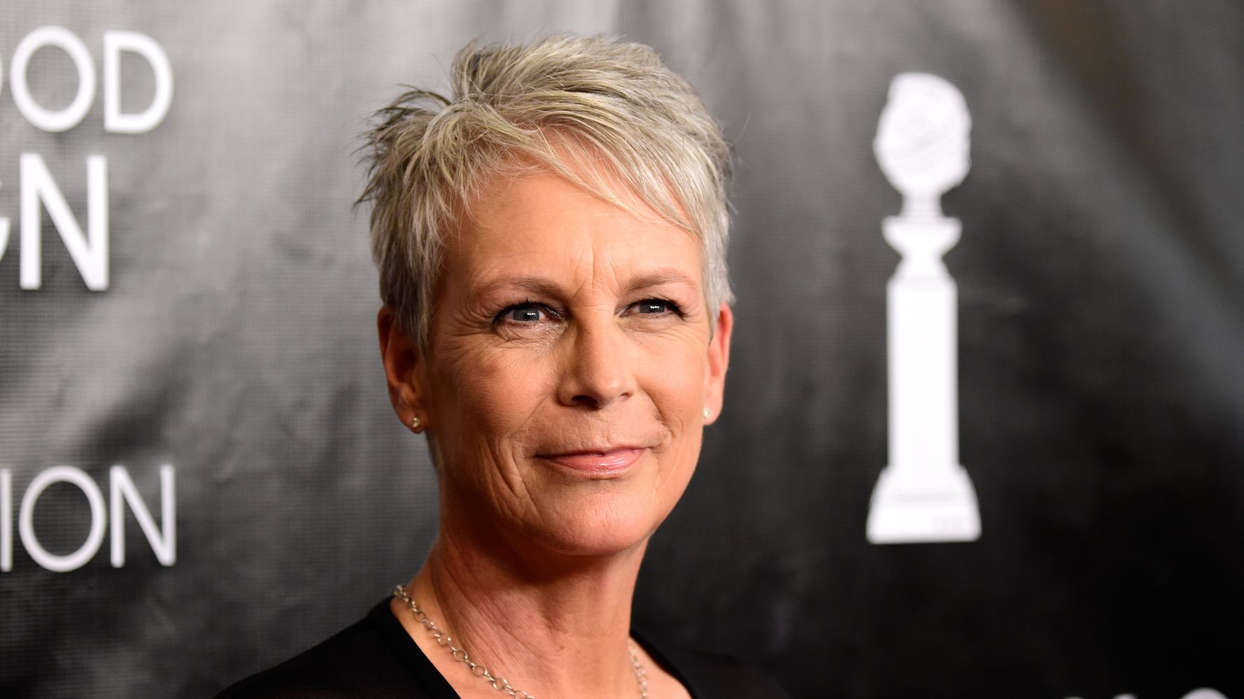 Jamie Lee Curtis Perfectly Recreates Mom's Iconic 'Psycho' Shower Scene ...