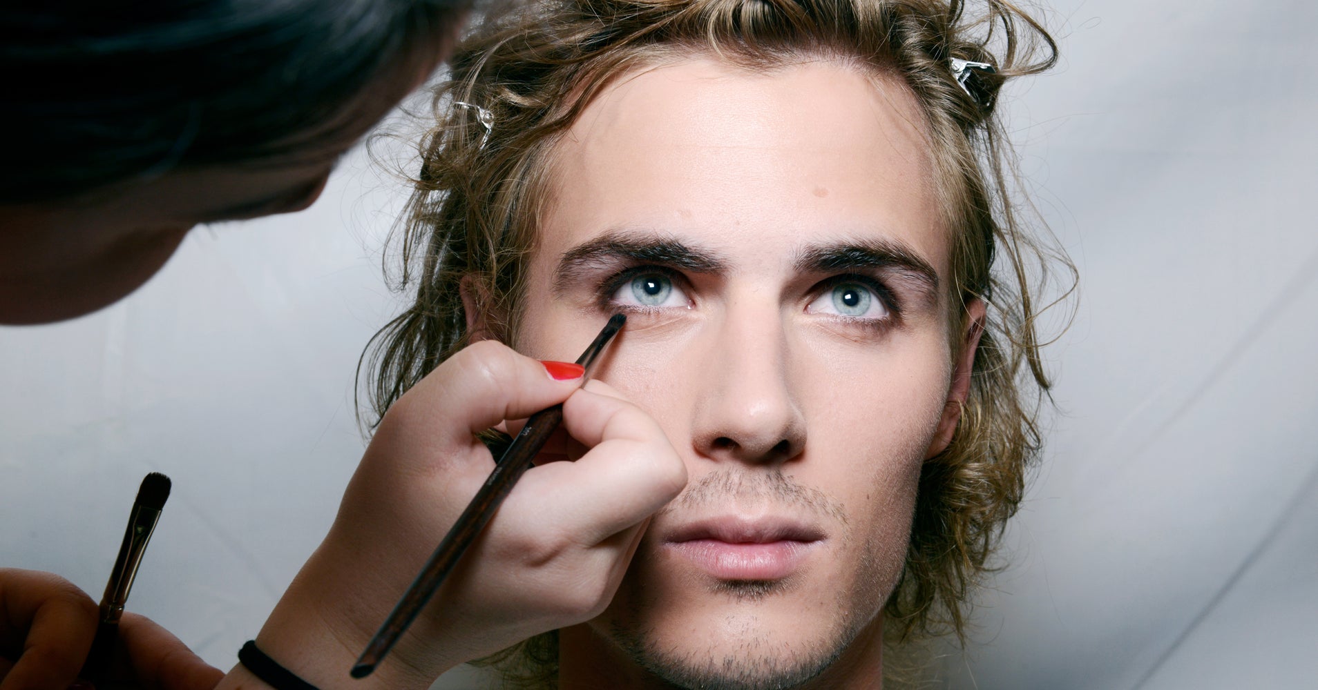 7 Tips To Wearing Makeup Every Man Who Wears Makeup Should Know 7 Tips To Wearing Makeup Every Man Who Wears Makeup Should Know