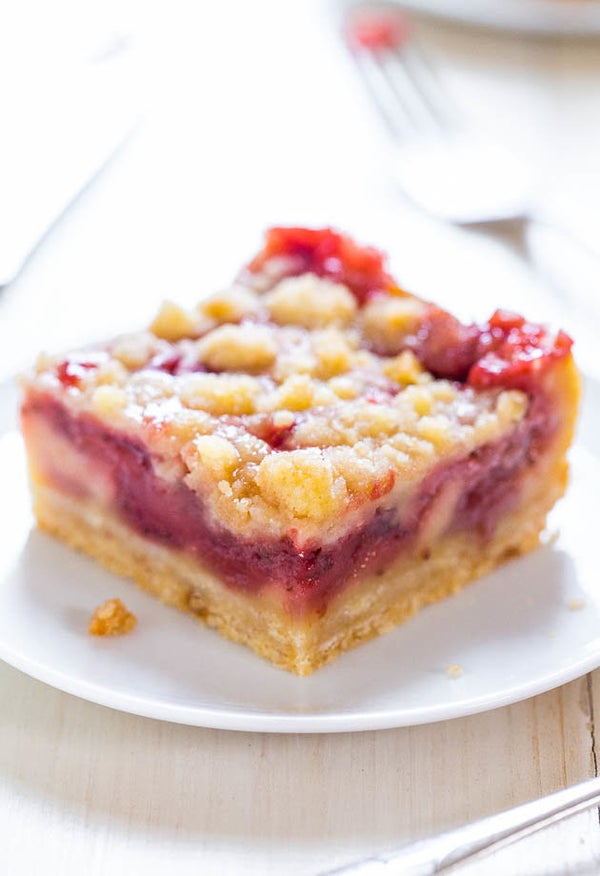 Easy Baked Strawberry Lemonade Cake Easy Baked Strawberry Lemonade Cake