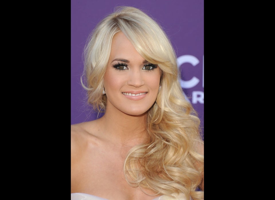 Carrie Underwood Wears More Outfits In One Night Than We Do In A Week  (PHOTOS)