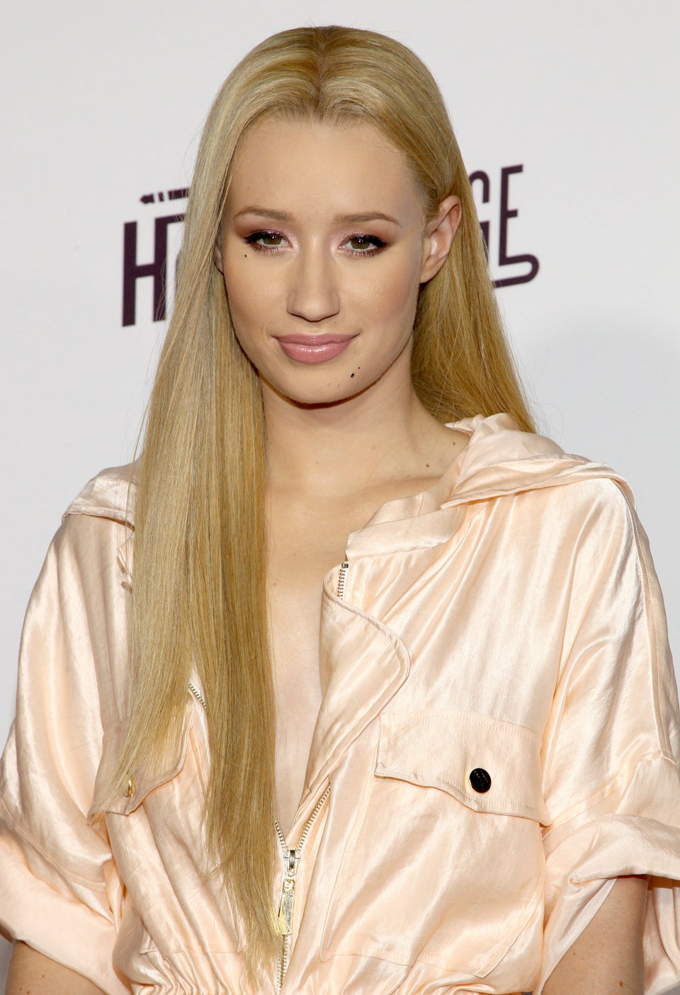 Iggy Azalea shows off her incredible figure in a pair of tight