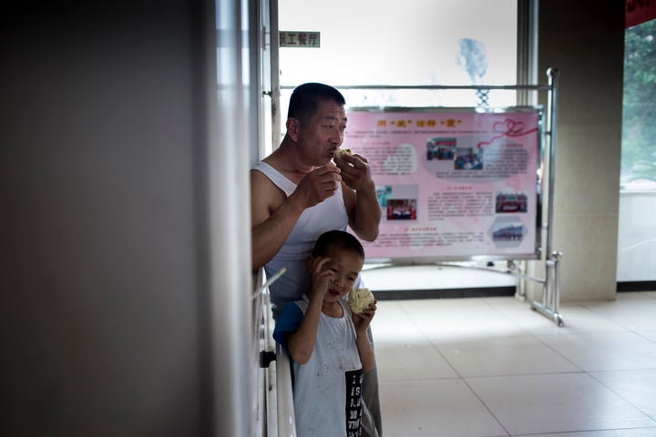 School chef Mr. Wang enjoys a steam bun that he made with the new pupil, Kun Liu, who was banned from his village. Kun Liu is still learning how to talk, read and express his emotions, and is known as the naughty kid, but there is one person that he is afraid off -- Mr. Wang.