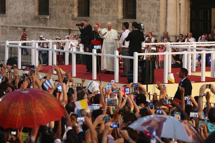 HAVANA, CUBA - SEPTEMBER 20: Pope Francis waves after making a speech to youngsters following a visit to the Father Felix Varela cultural center on September 20, 2015 in Havana, Cuba. 