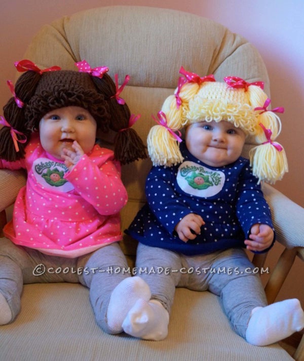 22 Halloween Costume For Twins That Are Double The Fun Huffpost 1128