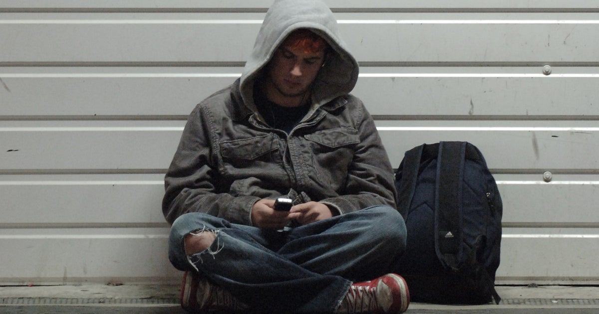 30,000 People In Need In Hawaii Get Free Cell Phones | HuffPost Impact