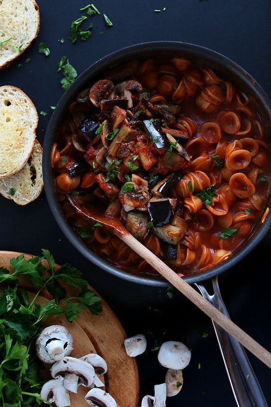 Get the&nbsp;One Pot Vegan Pasta recipe&nbsp;from Minimalist Baker