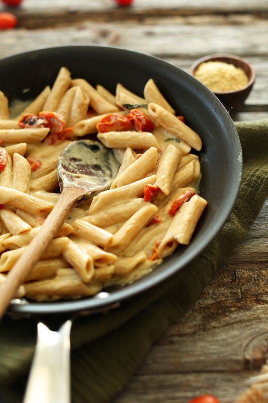 Get the&nbsp;Creamy Vegan Garlic Pasta with Roasted Tomatoes recipe&nbsp;from Minimalist Baker