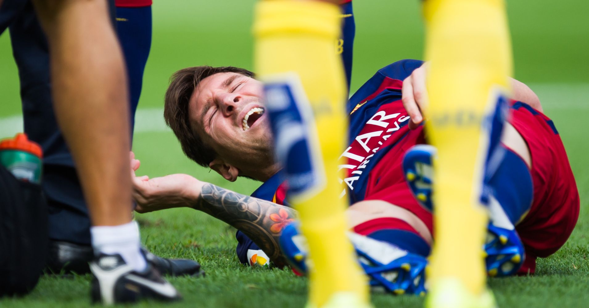 Lionel Messi Suffers Left Knee Injury HuffPost