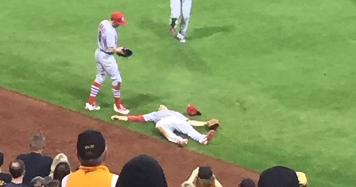 Stephen Piscotty Injured In Horrific Outfield Collision (GRAPHIC VIDEO