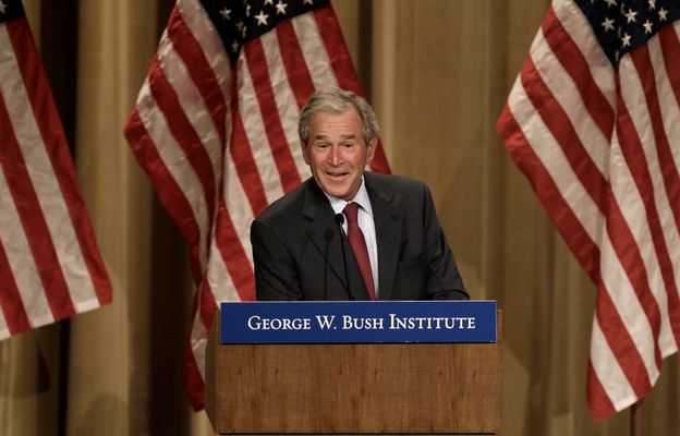 Internet goes berserk after former President George W. Bush grapples with  poncho during rain-soaked inauguration address – New York Daily News