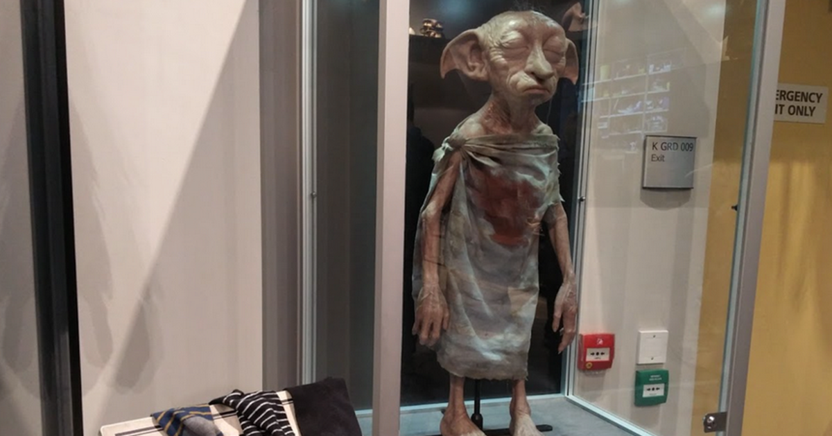 'Harry Potter' Fans Are Trying To Free A Display Dobby In London ...