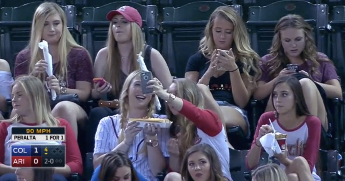 MLB announcers mock sorority sisters taking selfies during Arizona