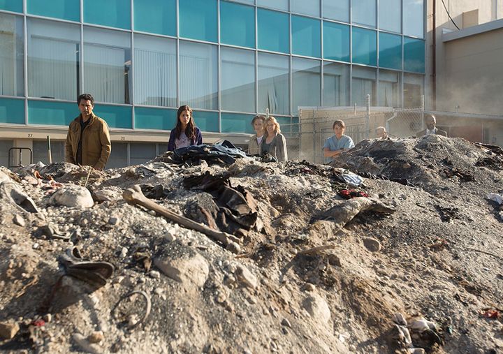 Family reunions are great, except when they're on "Fear the Walking Dead" and there's a huge pile of burned bodies. 