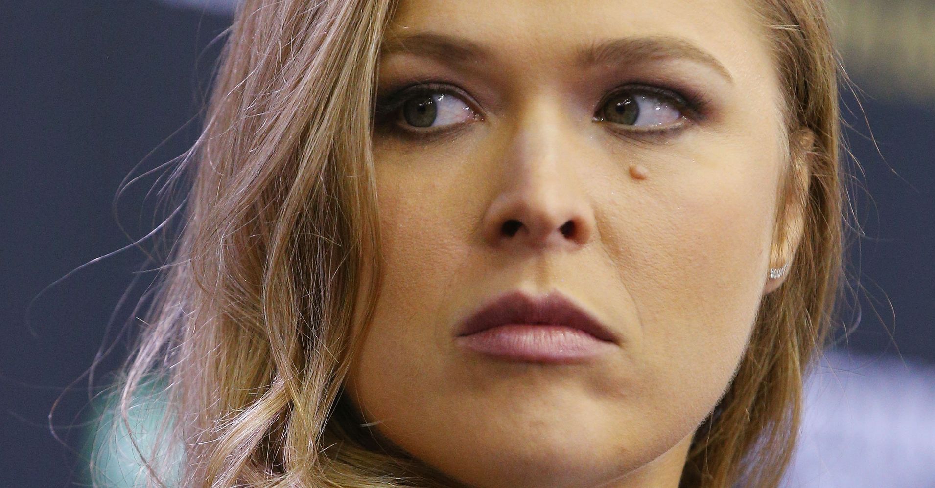 Ronda Rousey Opens Up About Crying Hot Wings And What Makes A Real Man Huffpost 3611