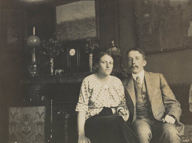 Vincent Willem van Gogh and Josina van Gogh-Wibaut at the house at Koninginneweg 77, Amsterdam.