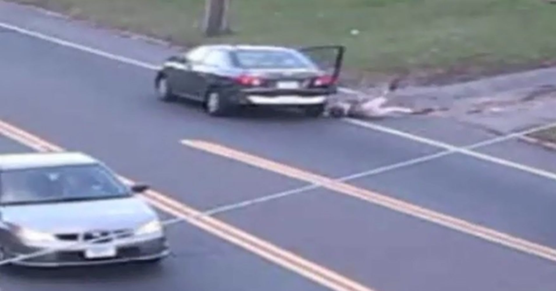Girl Jumps Out Of Car While Driving Girl Jumps Out Of Car While Driving