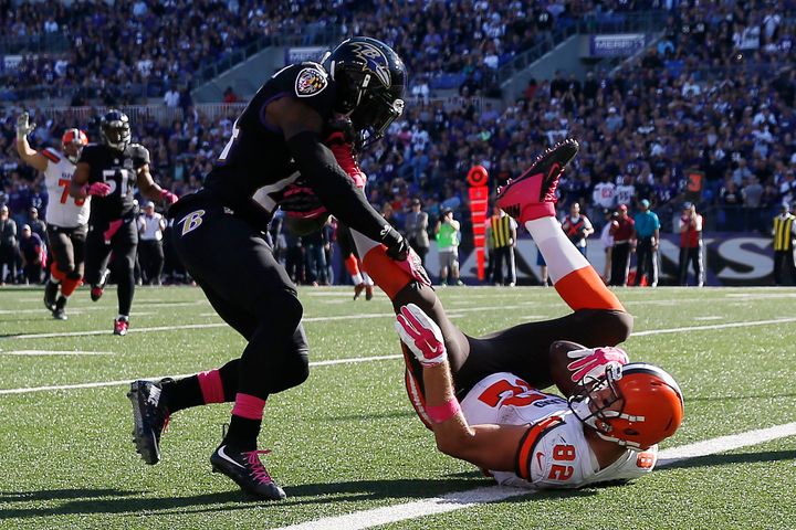 Cleveland Browns tight end Gary Barnidge nabs the touchdown in Sunday's game against the Baltimore Ravens.
