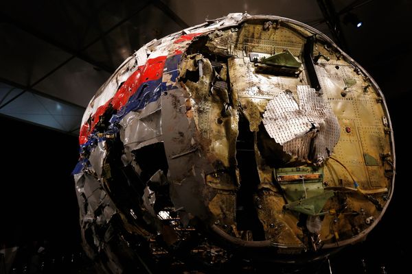 Chilling Photos of MH17's Reconstruction | HuffPost