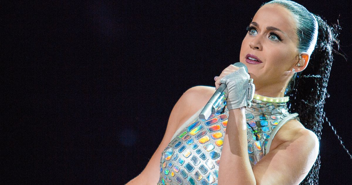 Throwback To The Time When Hollywood Singer Katy Perry Wore A Bra