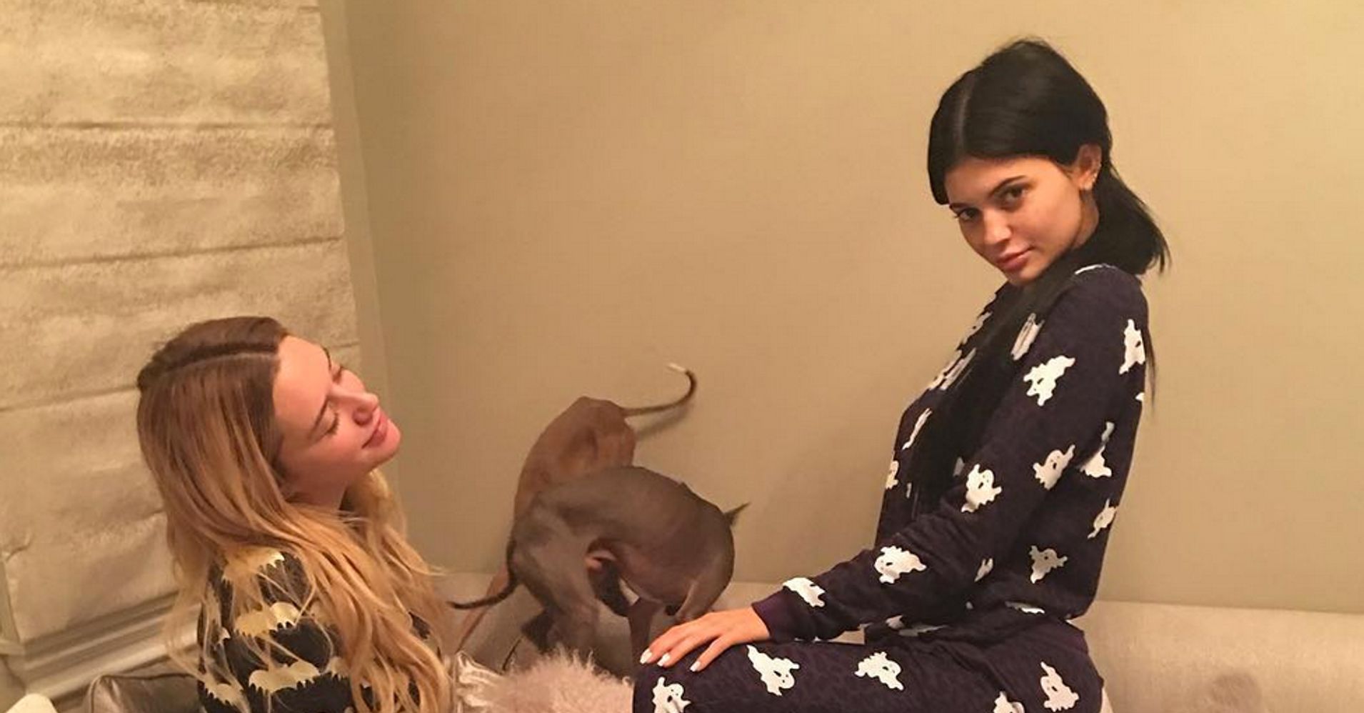 Kylie Jenner Shares Makeup-Free Snap While Posing In Pajamas | HuffPost