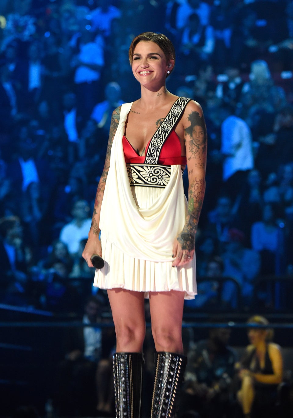 Ruby Rose Nailed 6 Outfits In A Single Night At The Mtv Emas Huffpost Life