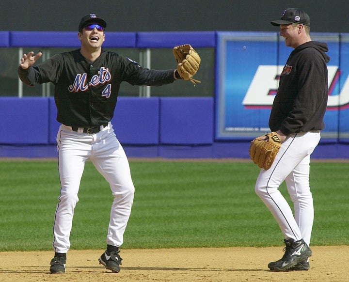 Matt Franco (right) next to Robin Ventura