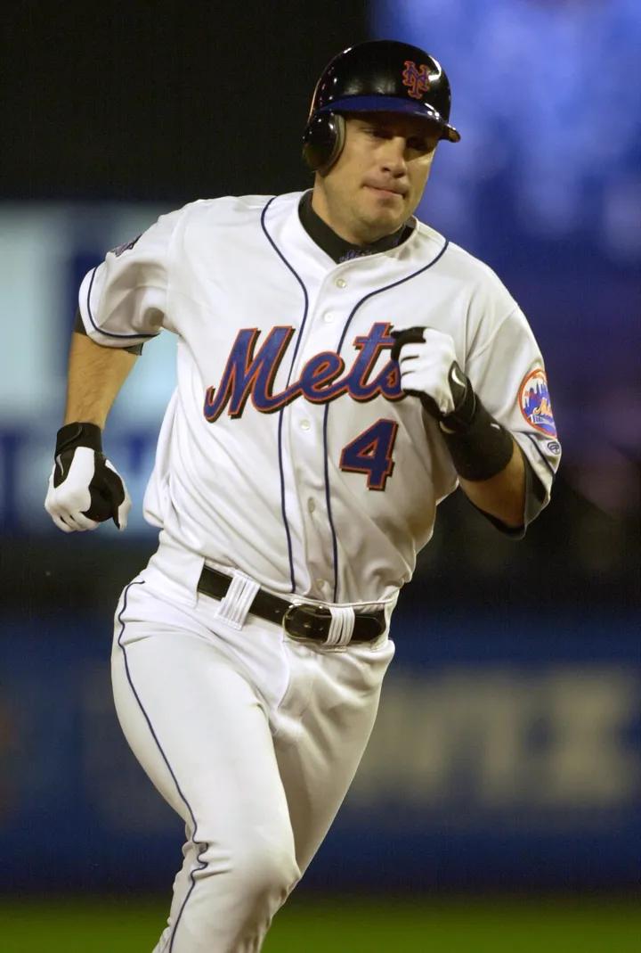 The Mets and Mike Piazza are feuding over his 9/11 jersey - NBC Sports