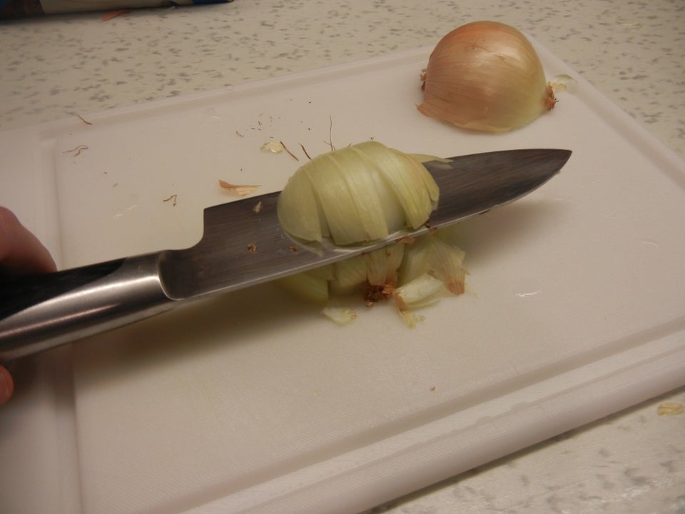 4 Ways to Reduce Tearing while Cutting Onions - Atlantic Eye Institute