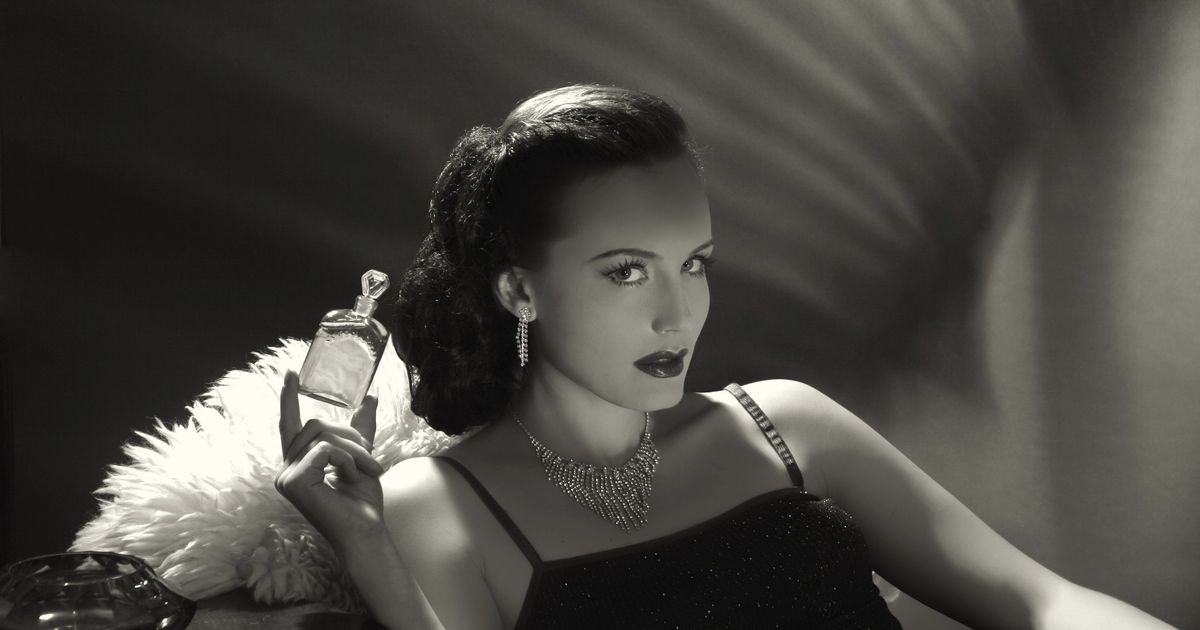 10 Old-School Perfumes That Need To Make A Comeback