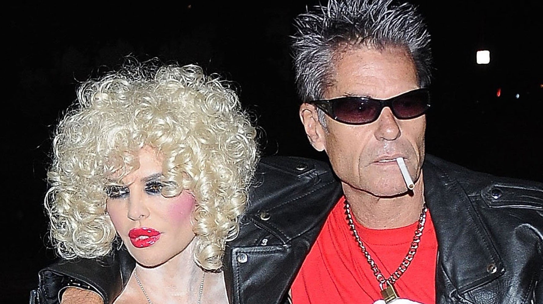 Lisa Rinna Apologizes After Harry Hamlin Wears Swastika Shirt On(02)