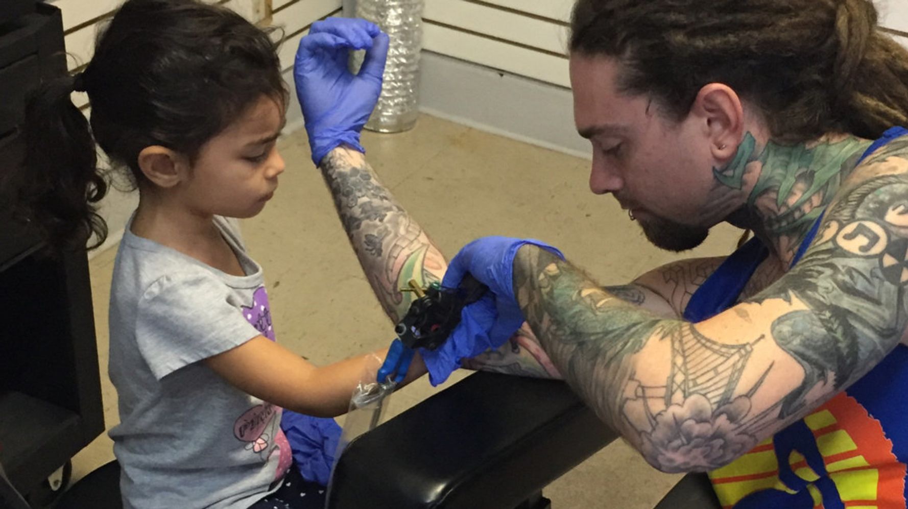 Tattoo,Dads,daughters,young artist.