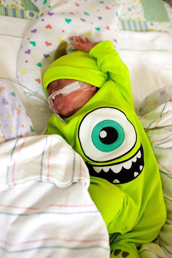 Preemie Halloween Costumes
 These Awesome NICU Nurses Made Halloween Costumes For Their Preemie