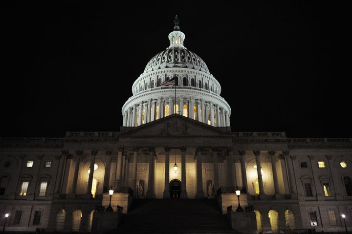 More than 100 former members of Congress, governors and cabinet secretaries from both parties announced their support for campaign finance reform on Thursday.